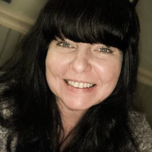 Meet your Posher, Deirdre